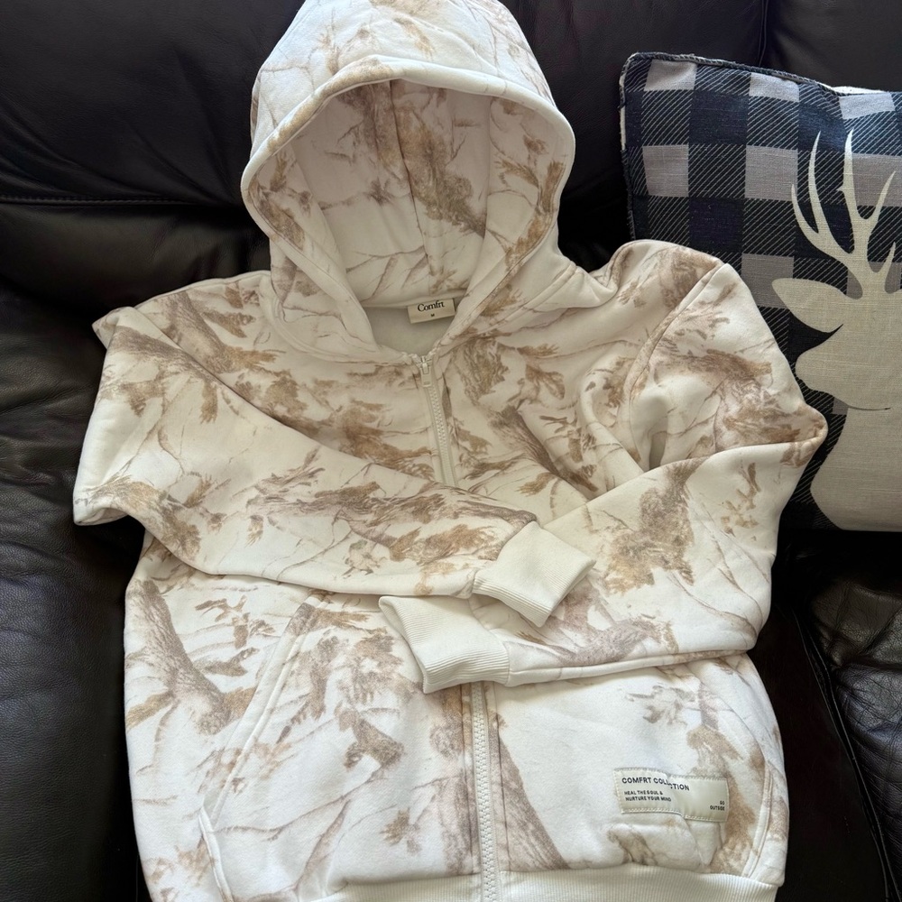 Comfrt Camo Zip Hoodie M